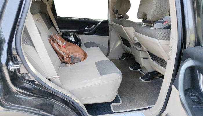 2017 Mahindra XUV500 W6, Diesel, Manual, 25,487 km, interior