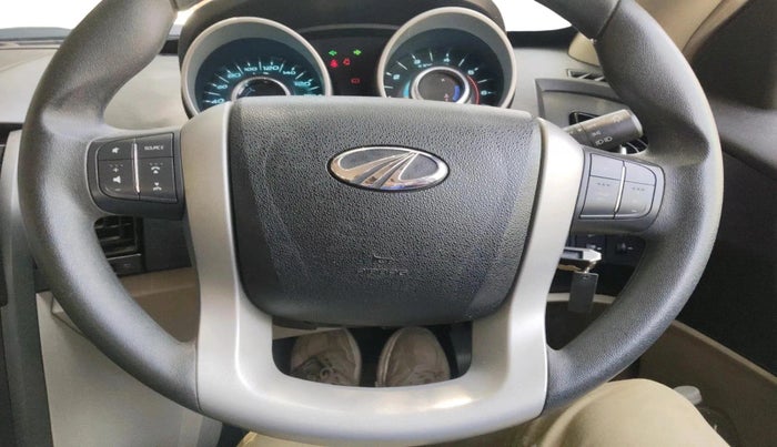 2017 Mahindra XUV500 W6, Diesel, Manual, 25,487 km, interior