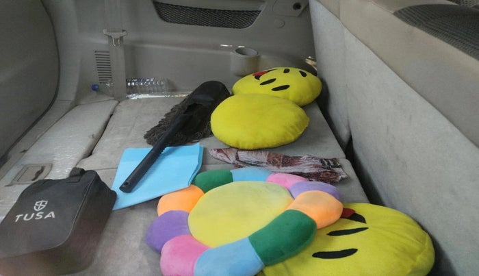 2017 Mahindra XUV500 W6, Diesel, Manual, 25,487 km, interior