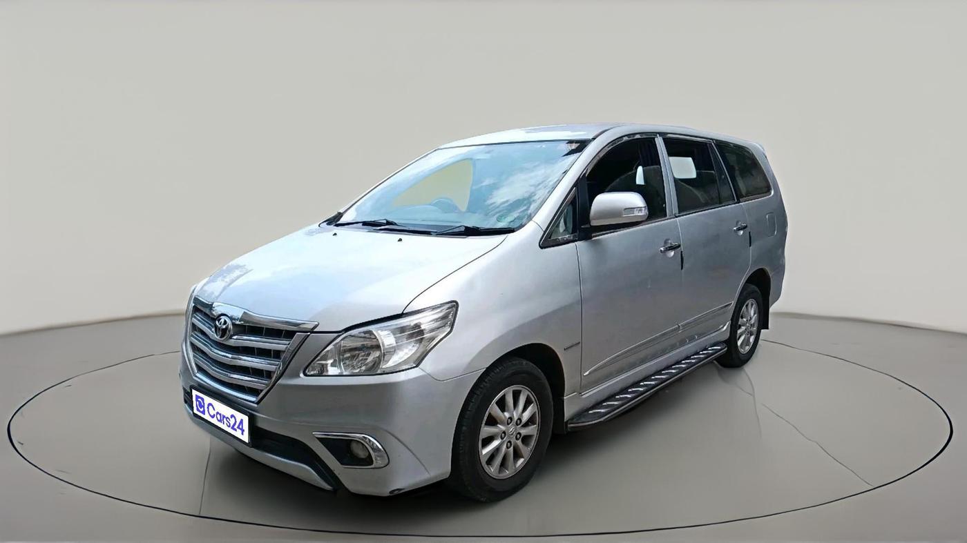 2014 Toyota Innova 2.5 VX 7 STR, Diesel, Manual, 1,51,648 km, exterior