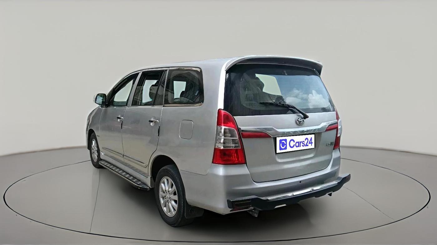 2014 Toyota Innova 2.5 VX 7 STR, Diesel, Manual, 1,51,648 km, exterior
