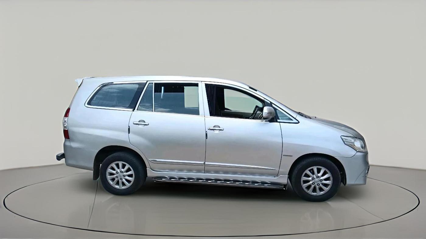 2014 Toyota Innova 2.5 VX 7 STR, Diesel, Manual, 1,51,648 km, exterior