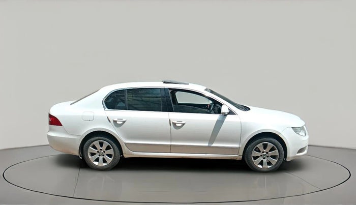 2011 Skoda Superb ELEGANCE 2.0 TDI CR AT, Diesel, Automatic, 2,38,029 km, exterior