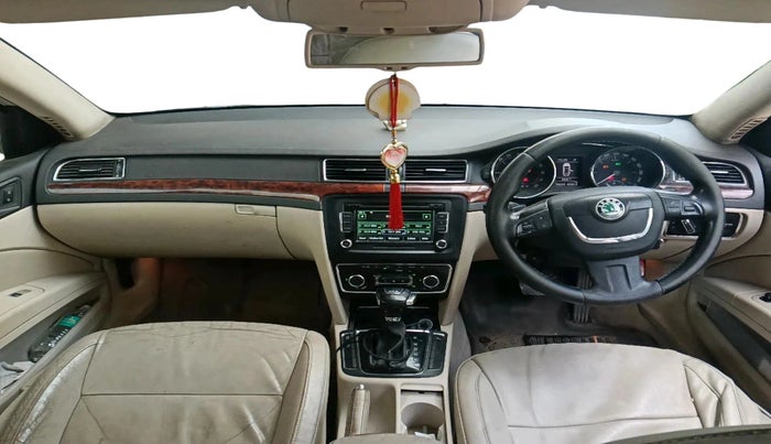 2011 Skoda Superb ELEGANCE 2.0 TDI CR AT, Diesel, Automatic, 2,38,029 km, interior