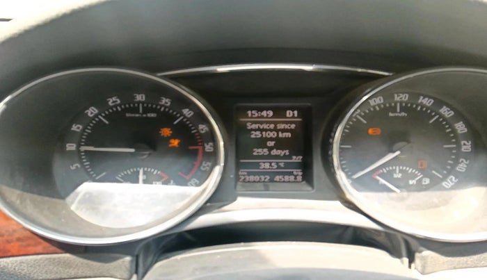 2011 Skoda Superb ELEGANCE 2.0 TDI CR AT, Diesel, Automatic, 2,38,029 km, interior