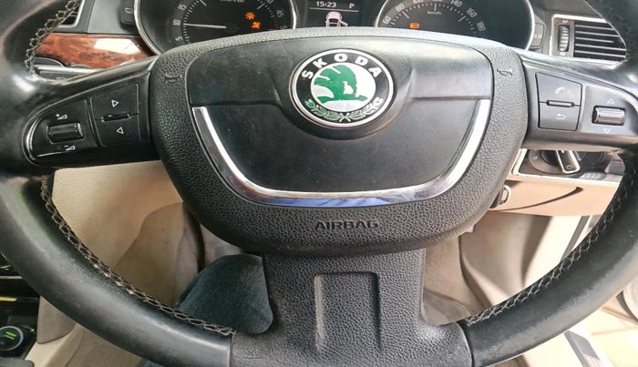 2011 Skoda Superb ELEGANCE 2.0 TDI CR AT, Diesel, Automatic, 2,38,029 km, interior