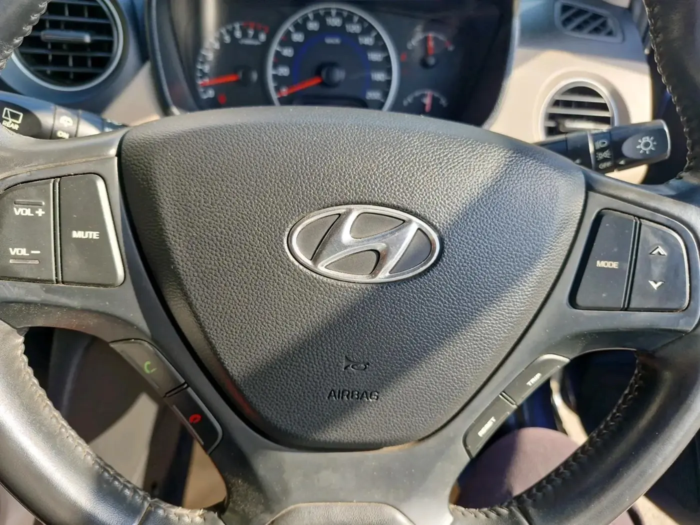 2016 Hyundai Grand i10 ASTA (O) AT 1.2 KAPPA VTVT, Petrol, Automatic, 21,463 km, interior