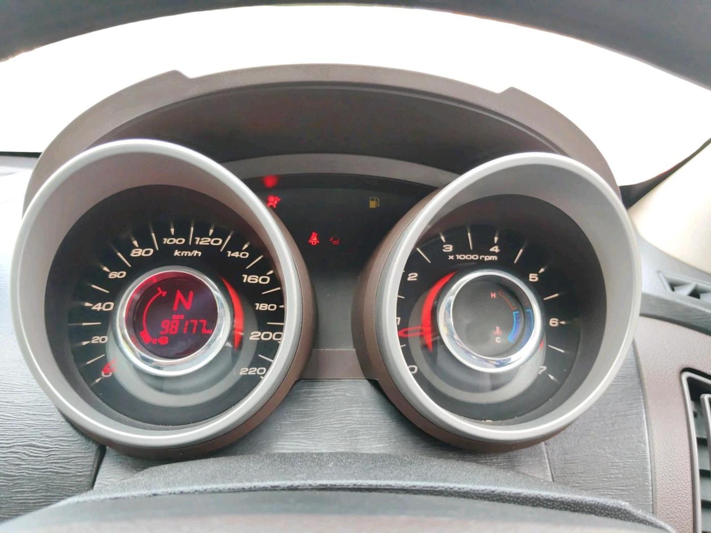 2013 Mahindra XUV500 W6, Diesel, Manual, 98,177 km, interior