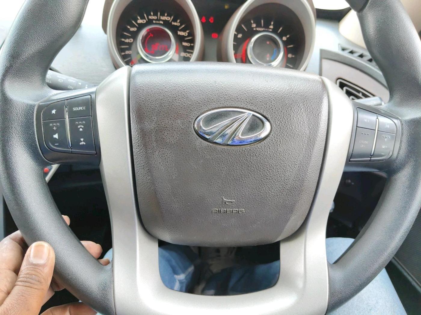 2013 Mahindra XUV500 W6, Diesel, Manual, 98,177 km, interior