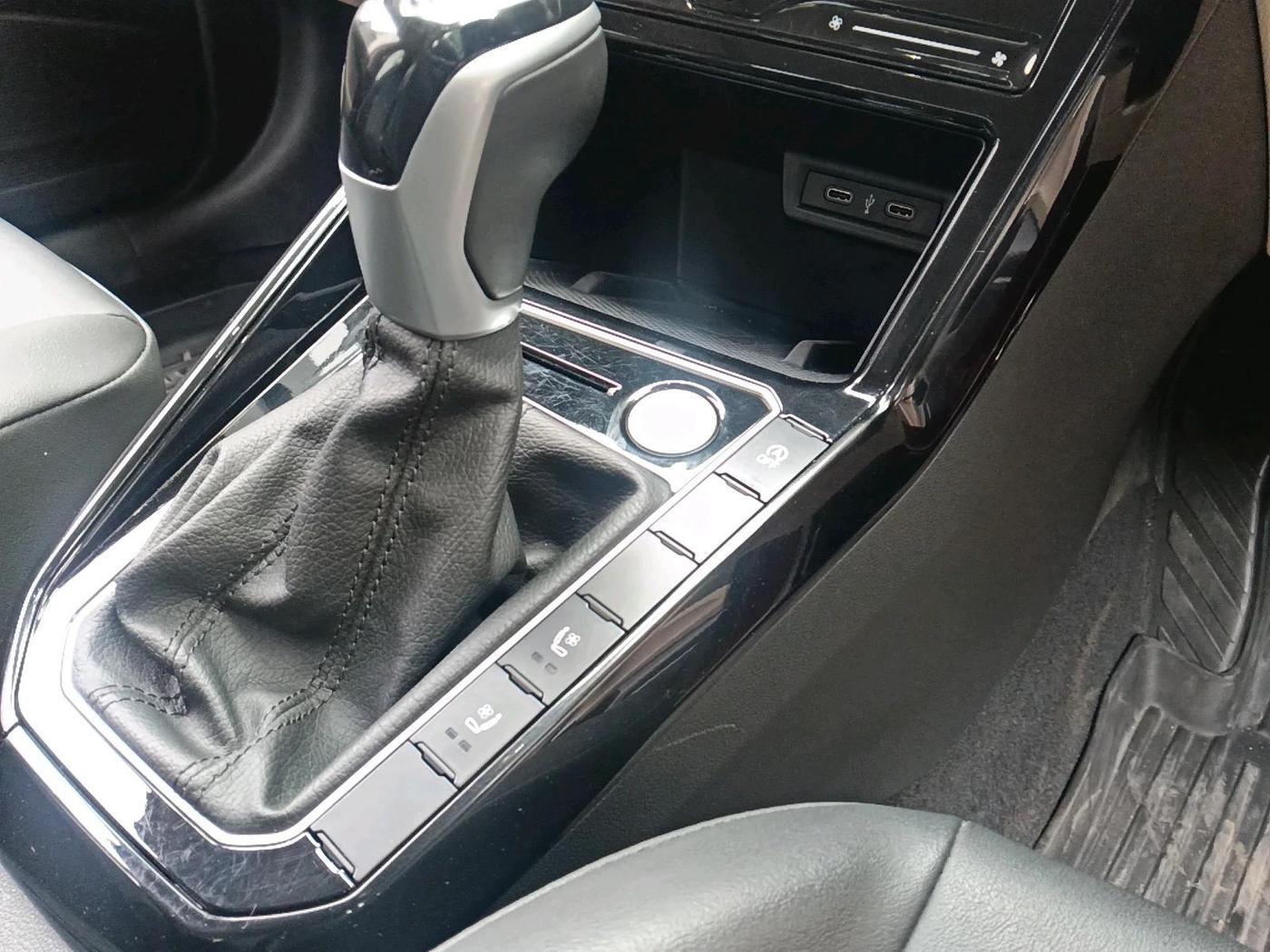 2022 Volkswagen VIRTUS GT PLUS TSI 1.5 EVO DSG, Petrol, Automatic, 18,183 km, interior