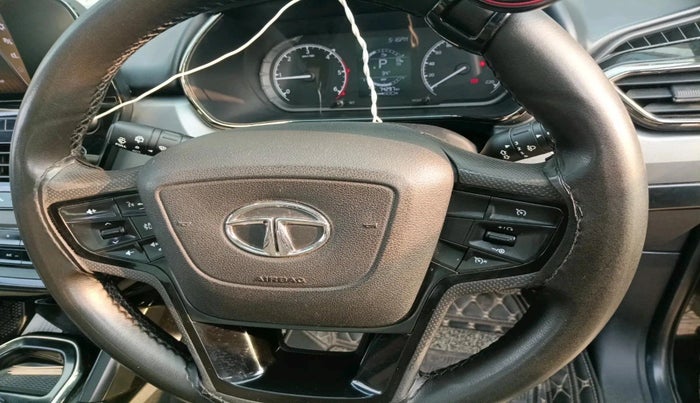 2022 Tata Harrier XTA PLUS 2.0L KRYOTEC HALO DARK EDITION , Diesel, Automatic, 74,297 km, interior