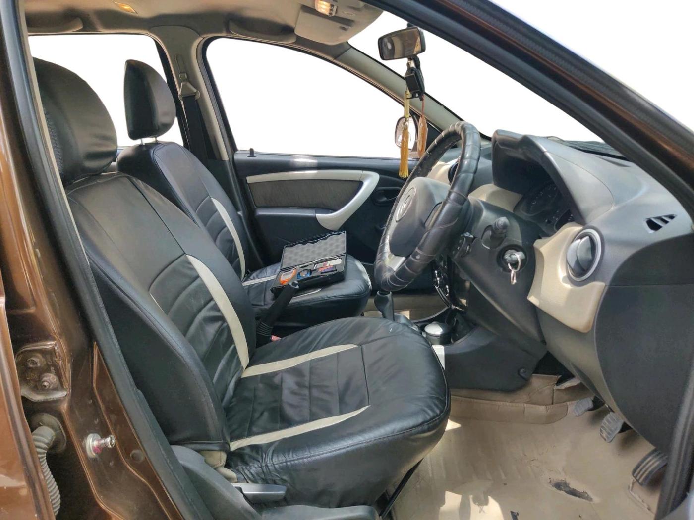 2012 Renault Duster 85 PS RXL DIESEL, Diesel, Manual, 2,38,261 km, interior