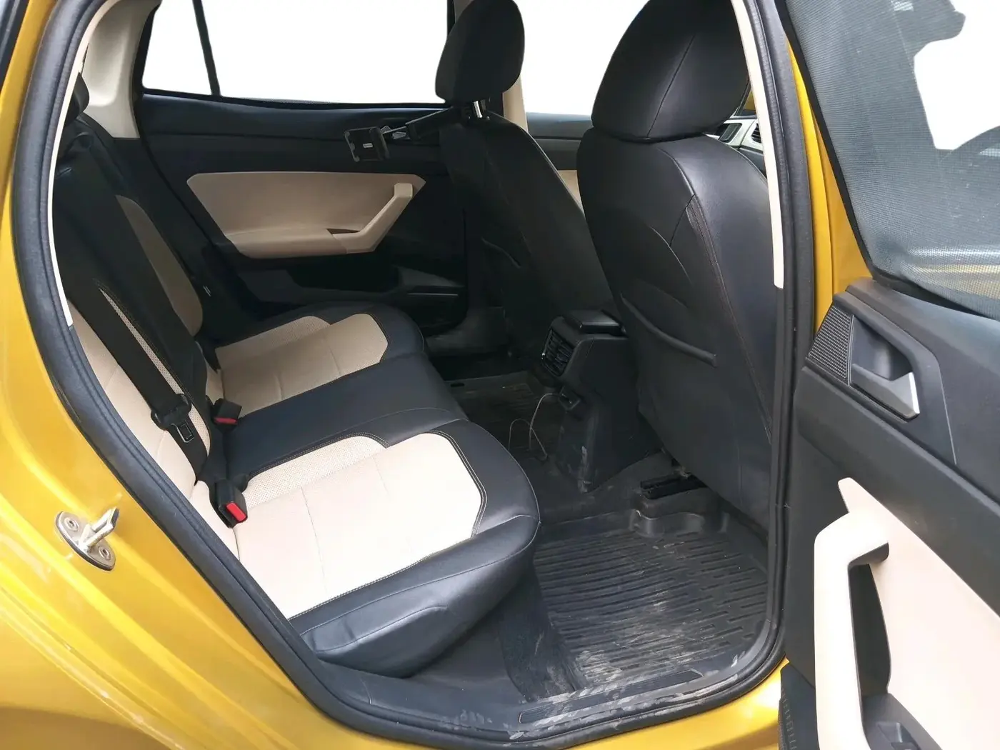 2022 Volkswagen VIRTUS TOPLINE TSI 1.0 AT, Petrol, Automatic, 86,235 km, interior