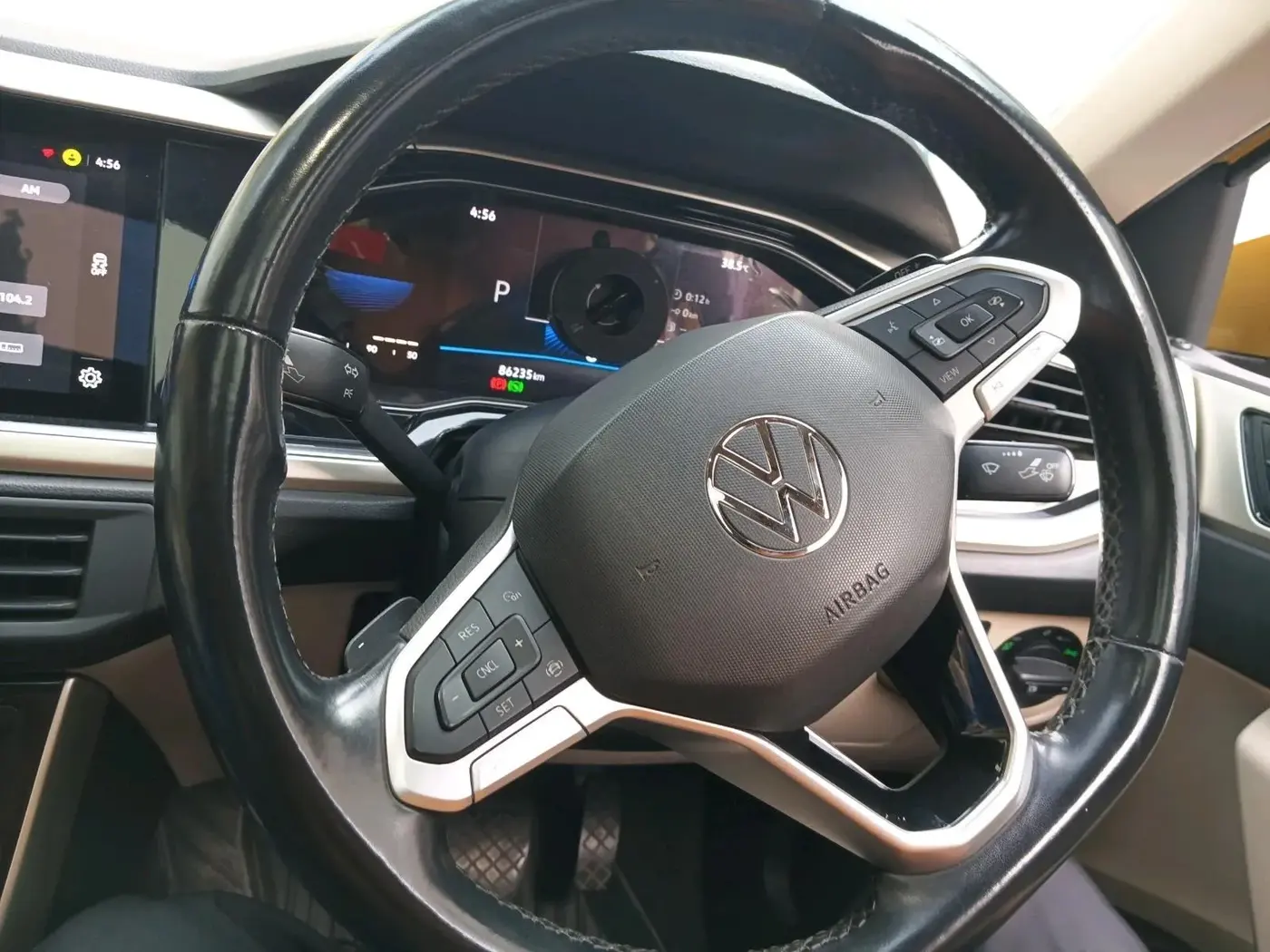 2022 Volkswagen VIRTUS TOPLINE TSI 1.0 AT, Petrol, Automatic, 86,235 km, interior