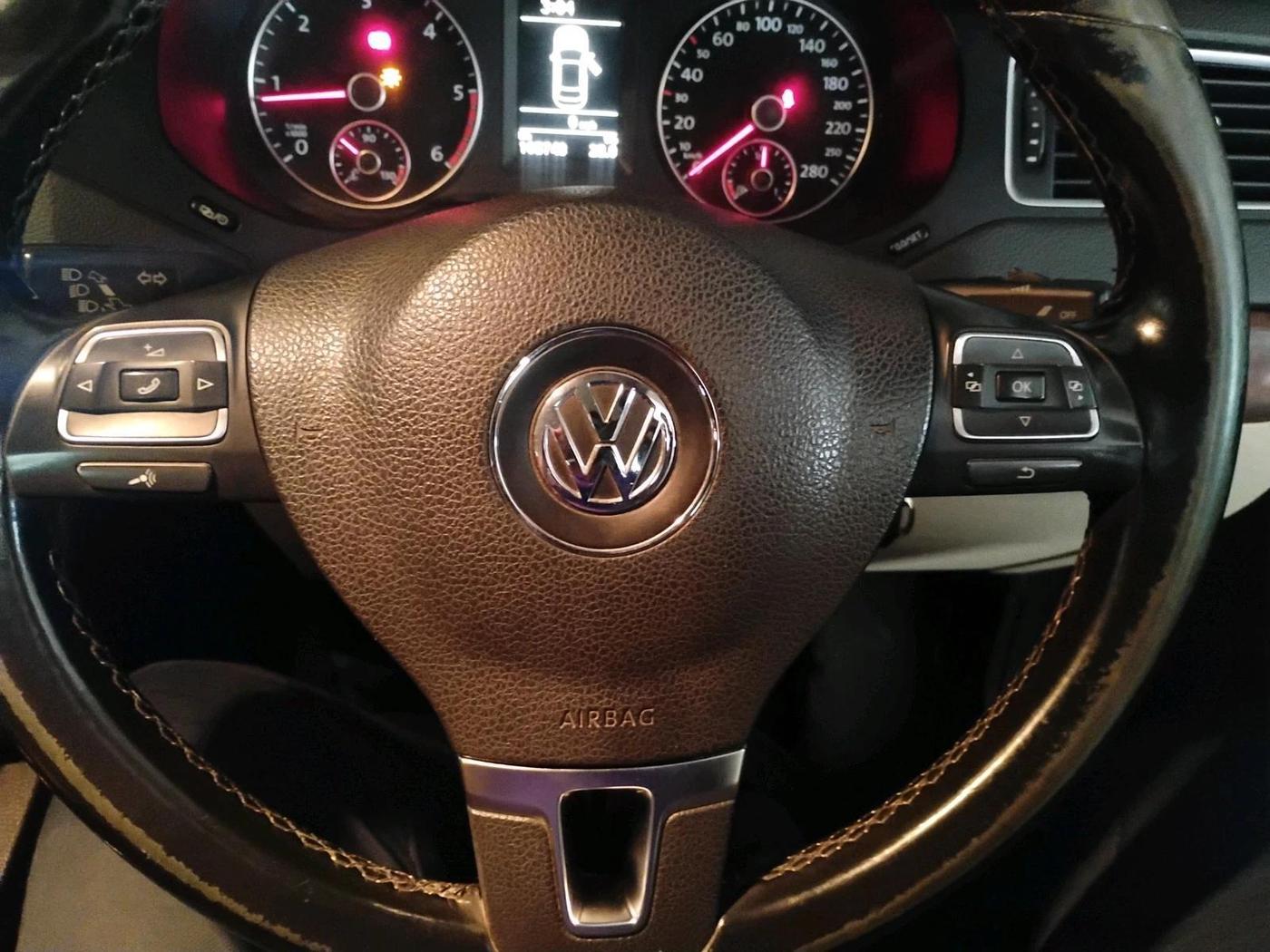 2014 Volkswagen Jetta COMFORTLINE TDI, Diesel, Manual, 1,08,743 km, interior
