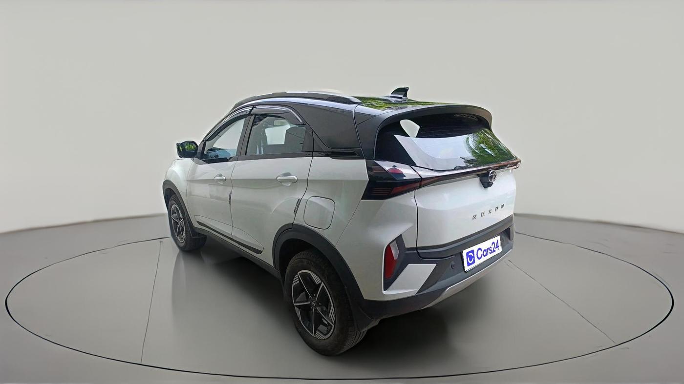 2023 Tata NEXON FEARLESS 1.2 REVOTRON 7 DCA DT, Petrol, Automatic, 10,002 km, exterior