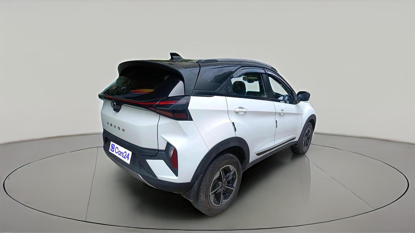 2023 Tata NEXON FEARLESS 1.2 REVOTRON 7 DCA DT, Petrol, Automatic, 10,002 km, exterior