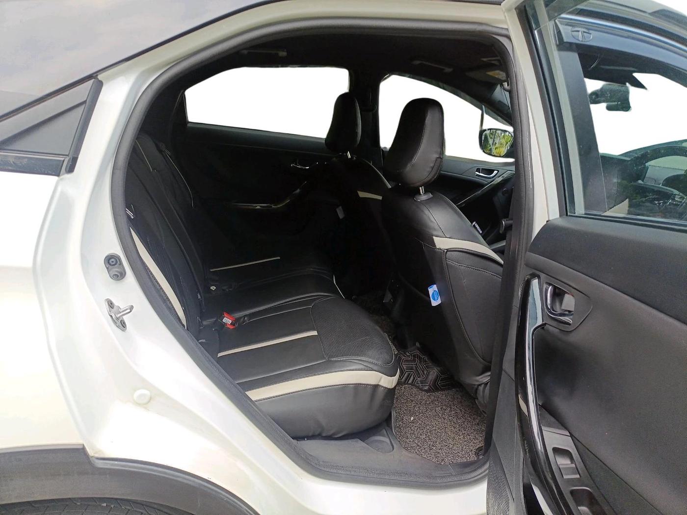 2023 Tata NEXON FEARLESS 1.2 REVOTRON 7 DCA DT, Petrol, Automatic, 10,002 km, interior