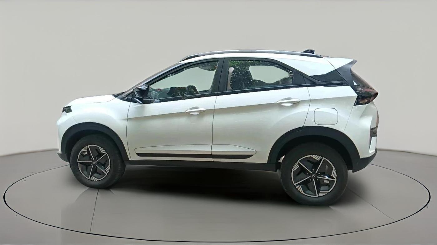 2024 Tata NEXON CREATIVE+ SUNROOF AMT 1.2 PETROL, Petrol, Automatic, 6,877 km, exterior