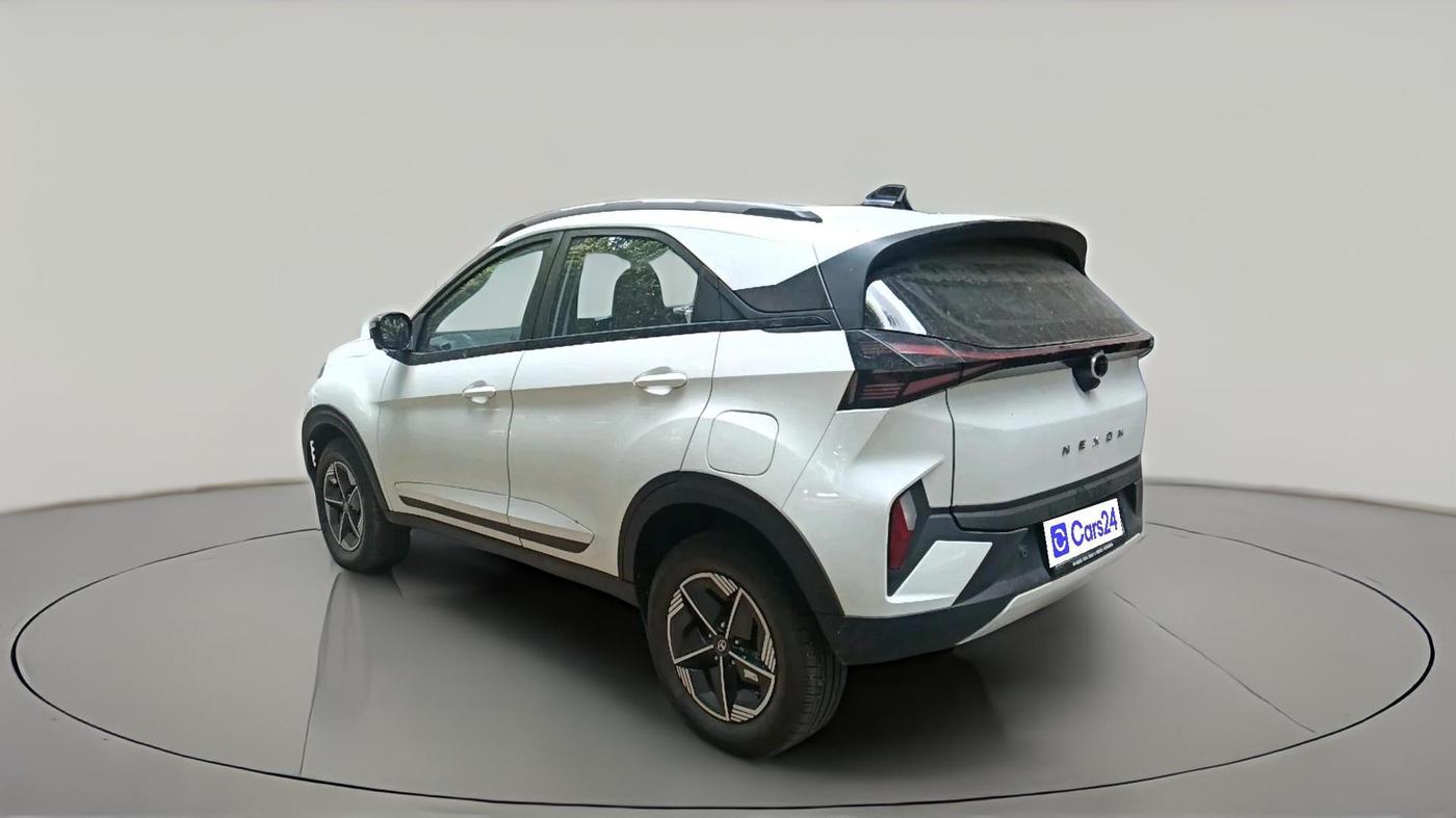 2024 Tata NEXON CREATIVE+ SUNROOF AMT 1.2 PETROL, Petrol, Automatic, 6,877 km, exterior