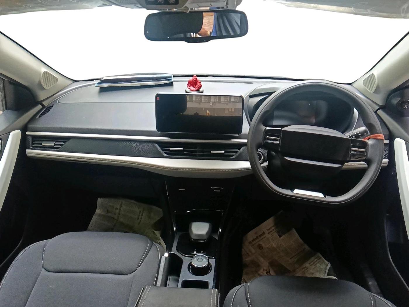 2024 Tata NEXON CREATIVE+ SUNROOF AMT 1.2 PETROL, Petrol, Automatic, 6,877 km, interior