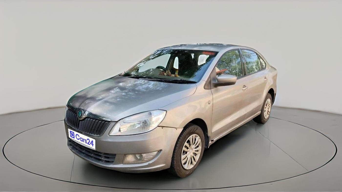 2013 Skoda Rapid AMBITION 1.6 TDI CR MT PLUS, Diesel, Manual, 1,26,782 km, exterior