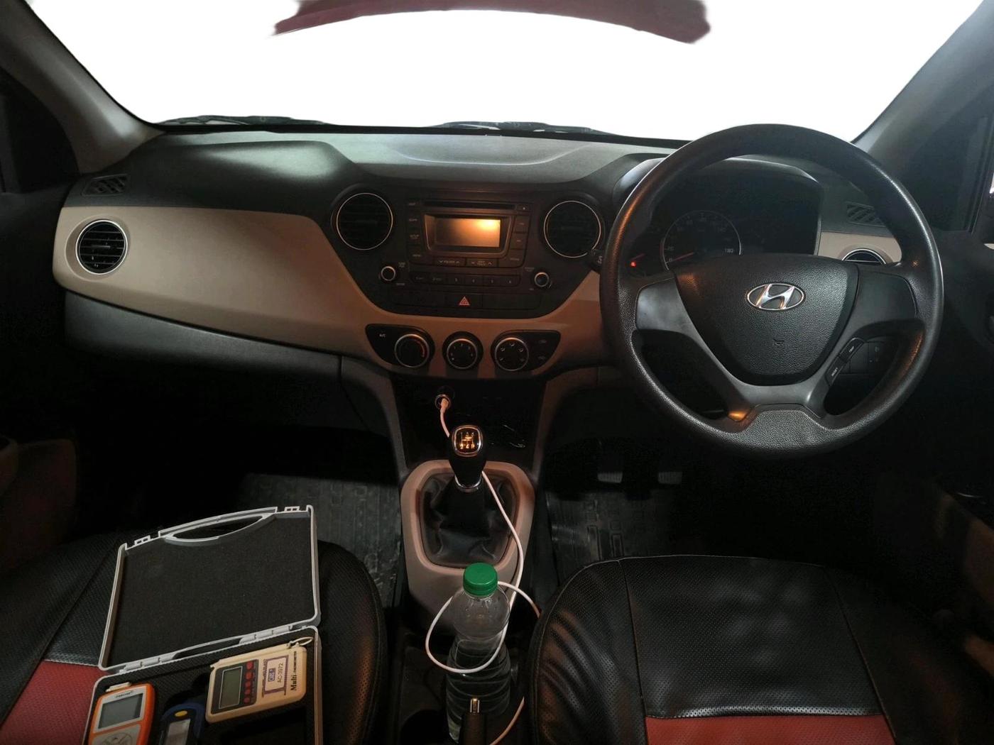 2013 Hyundai Grand i10 SPORTZ 1.2 KAPPA VTVT, Petrol, Manual, 83,275 km, interior