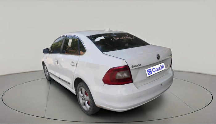 2013 Skoda Rapid AMBITION 1.6 TDI CR MT PLUS, Diesel, Manual, 2,43,000 km, exterior