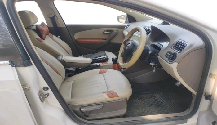 2013 Skoda Rapid AMBITION 1.6 TDI CR MT PLUS, Diesel, Manual, 2,43,000 km, interior