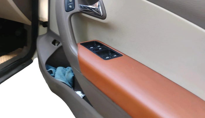 2013 Skoda Rapid AMBITION 1.6 TDI CR MT PLUS, Diesel, Manual, 2,43,000 km, interior