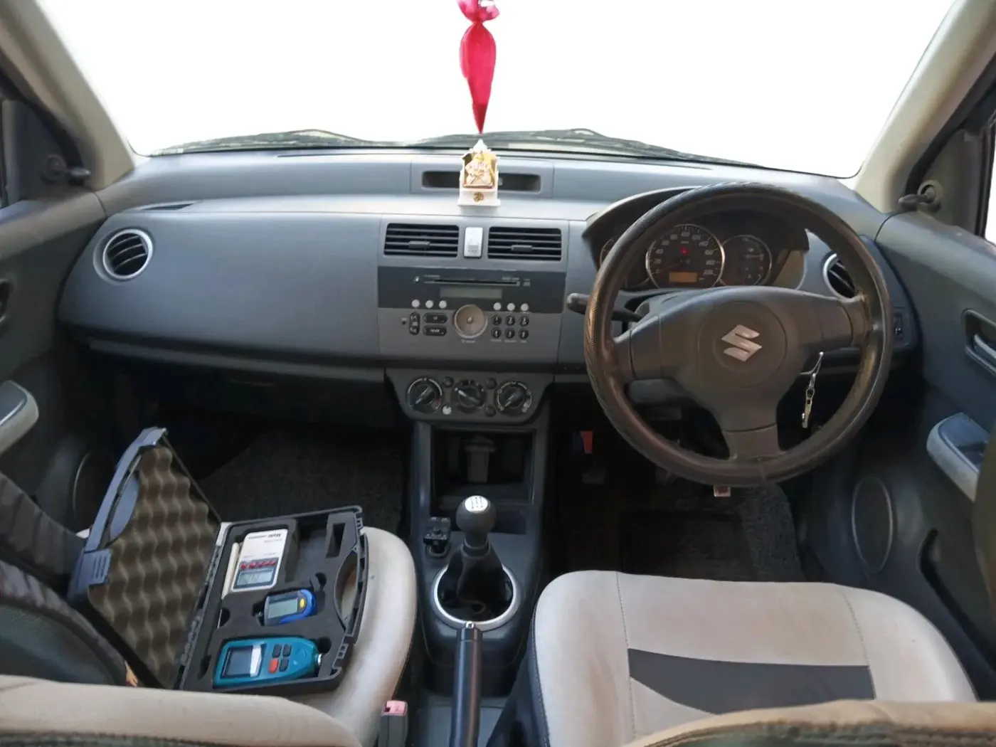 2009 Maruti Swift Dzire VXI 1.3, CNG, Manual, 1,26,145 km, interior