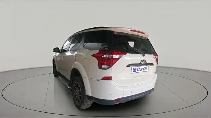 2021 Mahindra XUV500 W7, Diesel, Manual, 55,993 km, exterior