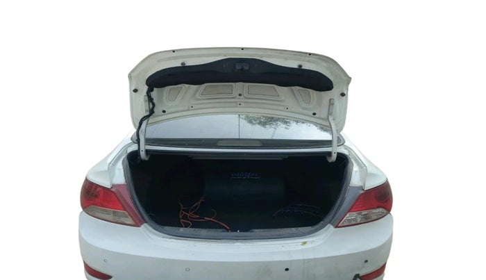 2013 Hyundai Verna FLUIDIC 1.6 CRDI EX, Diesel, Manual, 1,04,244 km, exterior