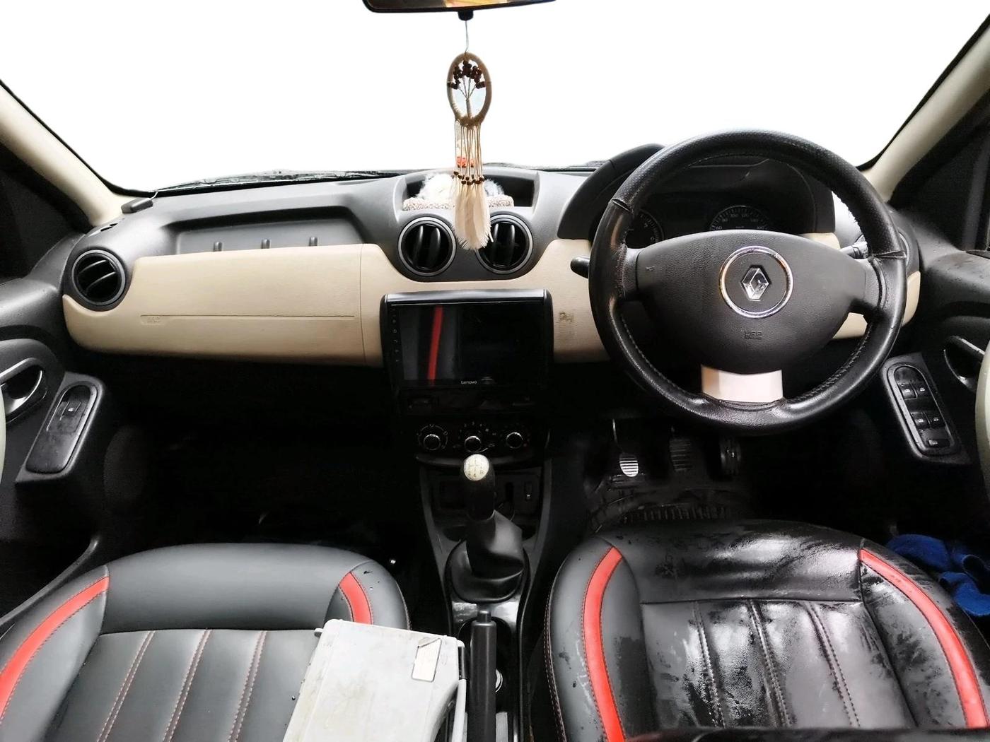 2013 Renault Duster 85 PS RXL DIESEL, Diesel, Manual, 1,19,559 km, interior
