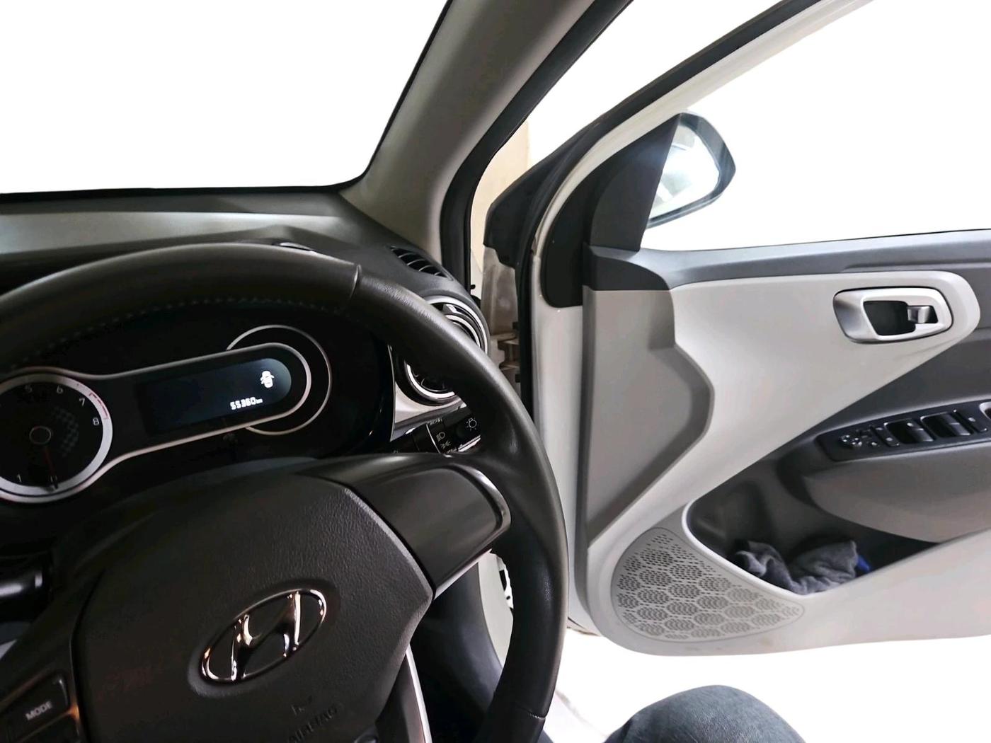 2022 Hyundai GRAND I10 NIOS ASTA AMT 1.2 KAPPA VTVT, Petrol, Automatic, 55,360 km, interior