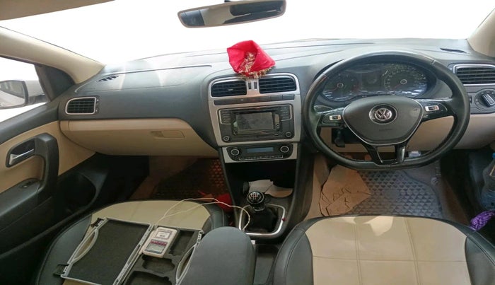 2016 Volkswagen Ameo HIGHLINE1.2L, Petrol, Manual, 62,625 km, interior