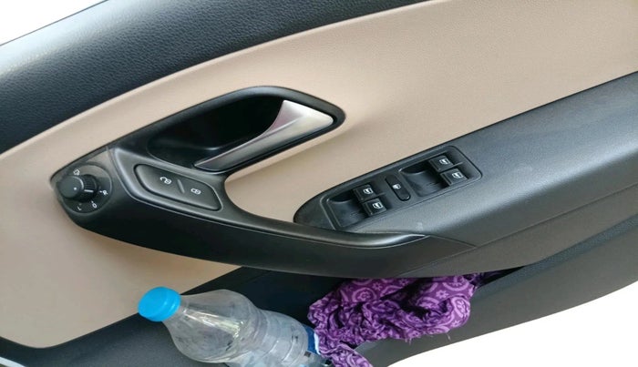 2016 Volkswagen Ameo HIGHLINE1.2L, Petrol, Manual, 62,625 km, interior