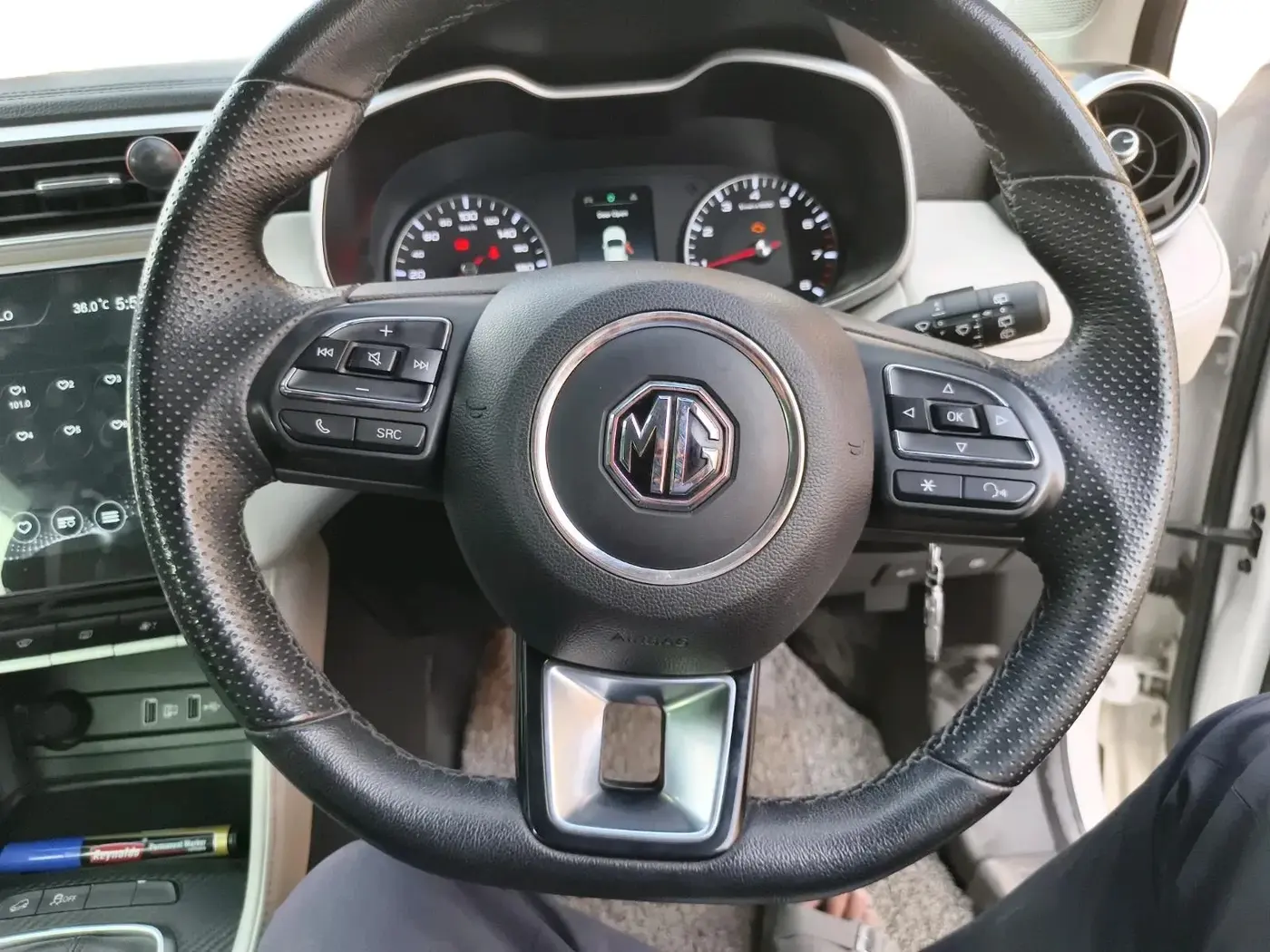 2022 MG ASTOR SUPER 1.5 MT, Petrol, Manual, 42,512 km, interior