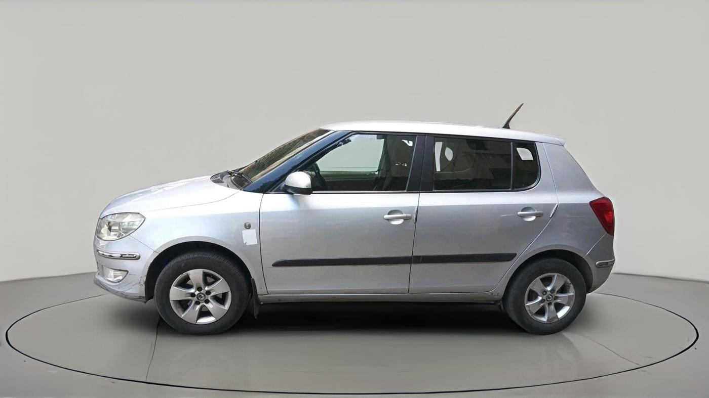 2011 Skoda Fabia ELEGANCE 1.2 MPI, Petrol, Manual, 1,29,683 km, exterior