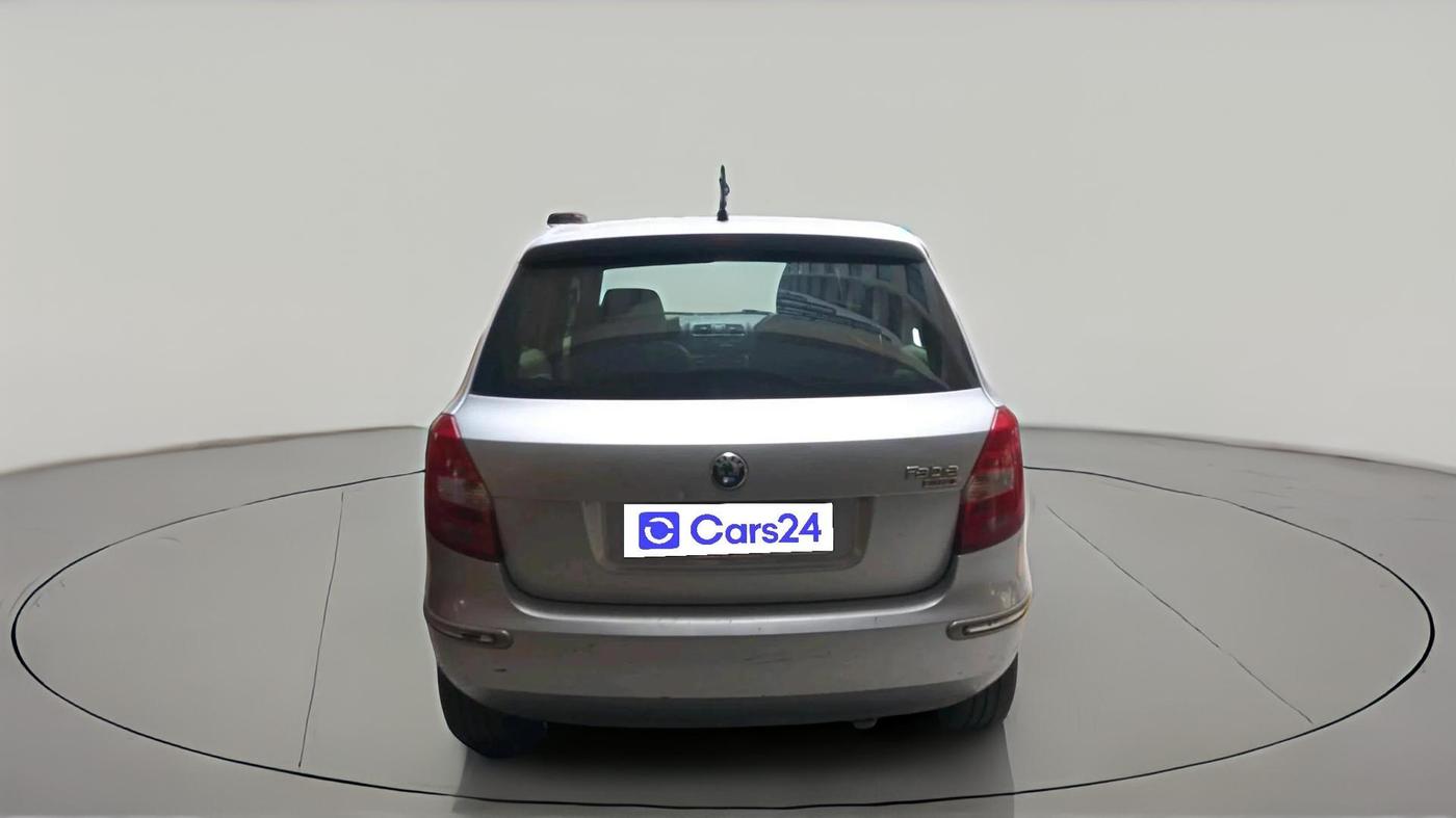 2011 Skoda Fabia ELEGANCE 1.2 MPI, Petrol, Manual, 1,29,683 km, exterior
