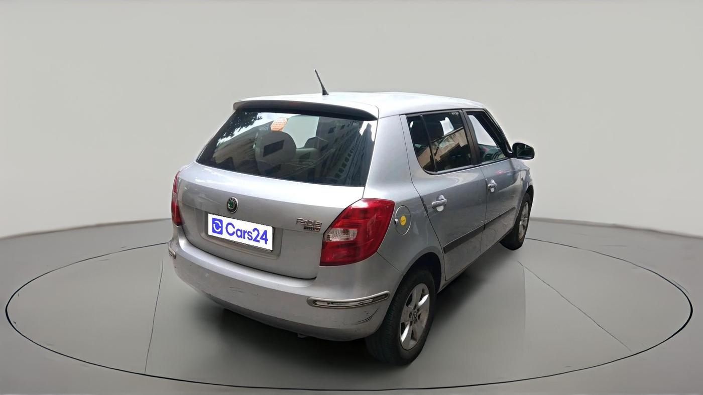 2011 Skoda Fabia ELEGANCE 1.2 MPI, Petrol, Manual, 1,29,683 km, exterior