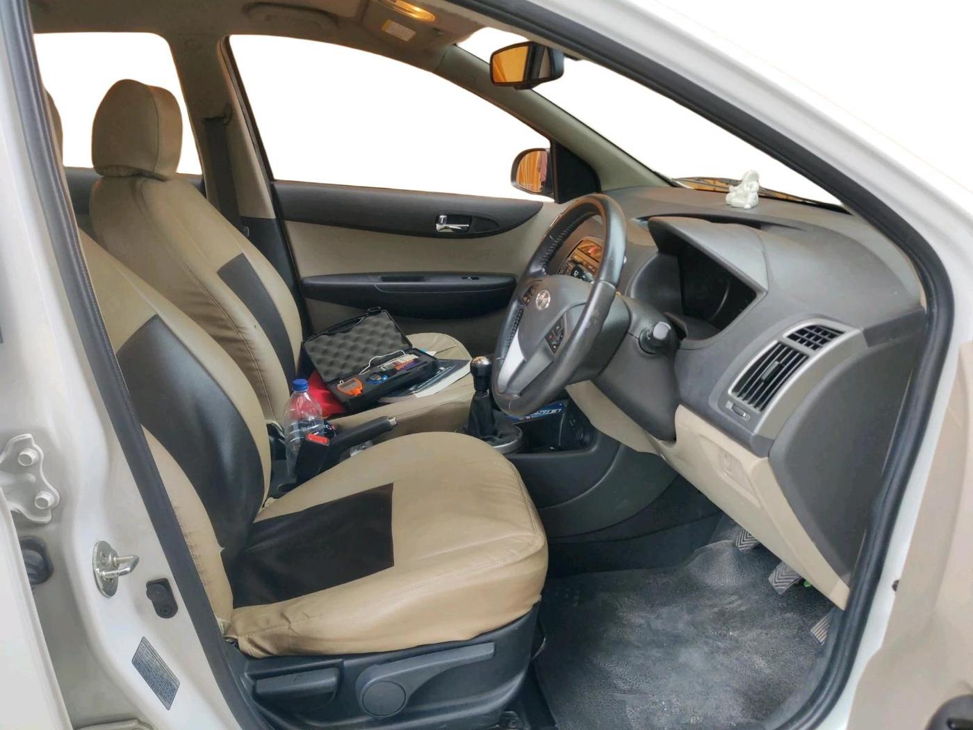 2014 Hyundai i20 ASTA 1.2, Petrol, Manual, 21,448 km, interior