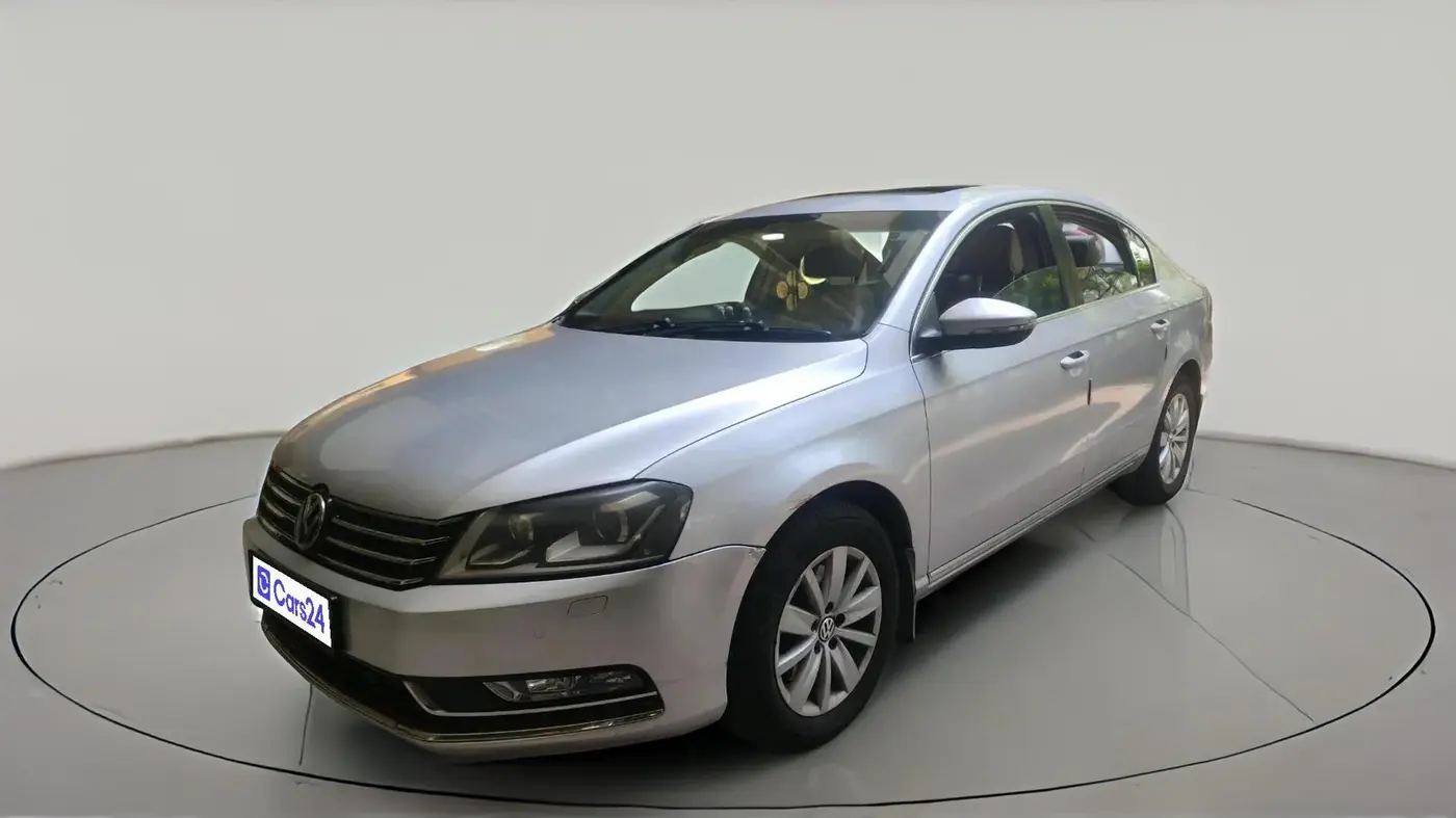 2012 Volkswagen Passat COMFORTLINE DSG, Diesel, Automatic, 1,44,470 km, exterior