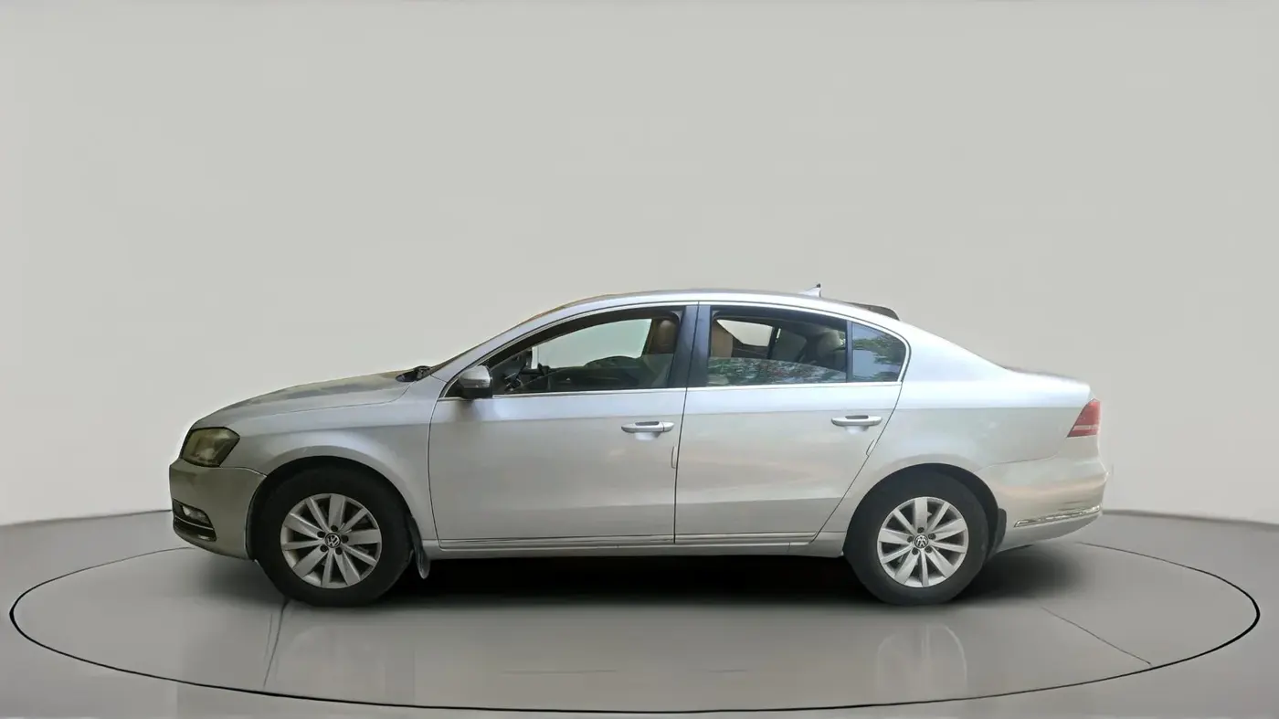 2012 Volkswagen Passat COMFORTLINE DSG, Diesel, Automatic, 1,44,470 km, exterior