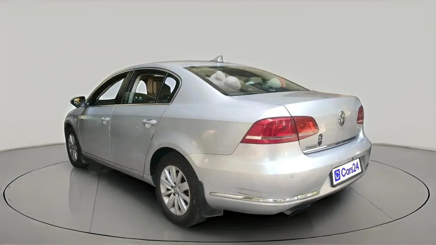 2012 Volkswagen Passat COMFORTLINE DSG, Diesel, Automatic, 1,44,470 km, exterior