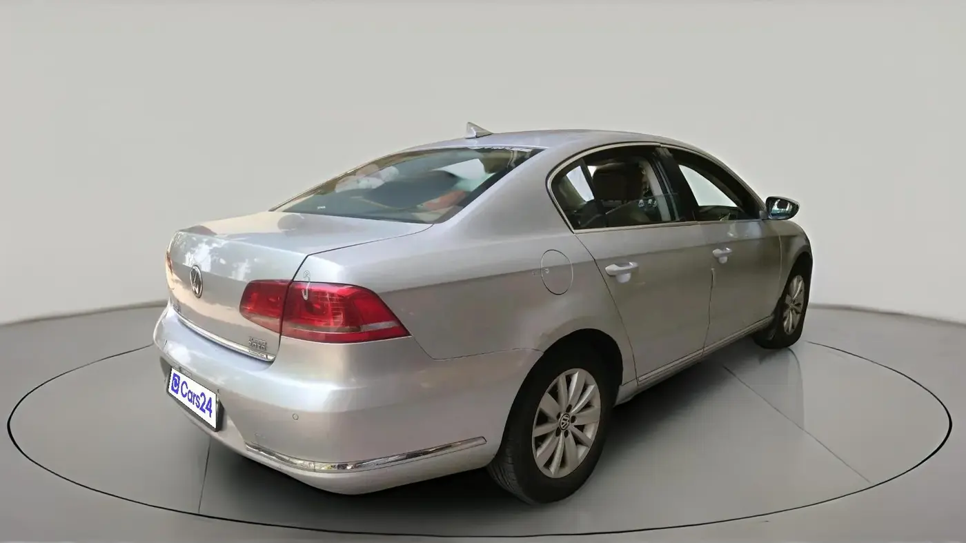 2012 Volkswagen Passat COMFORTLINE DSG, Diesel, Automatic, 1,44,470 km, exterior