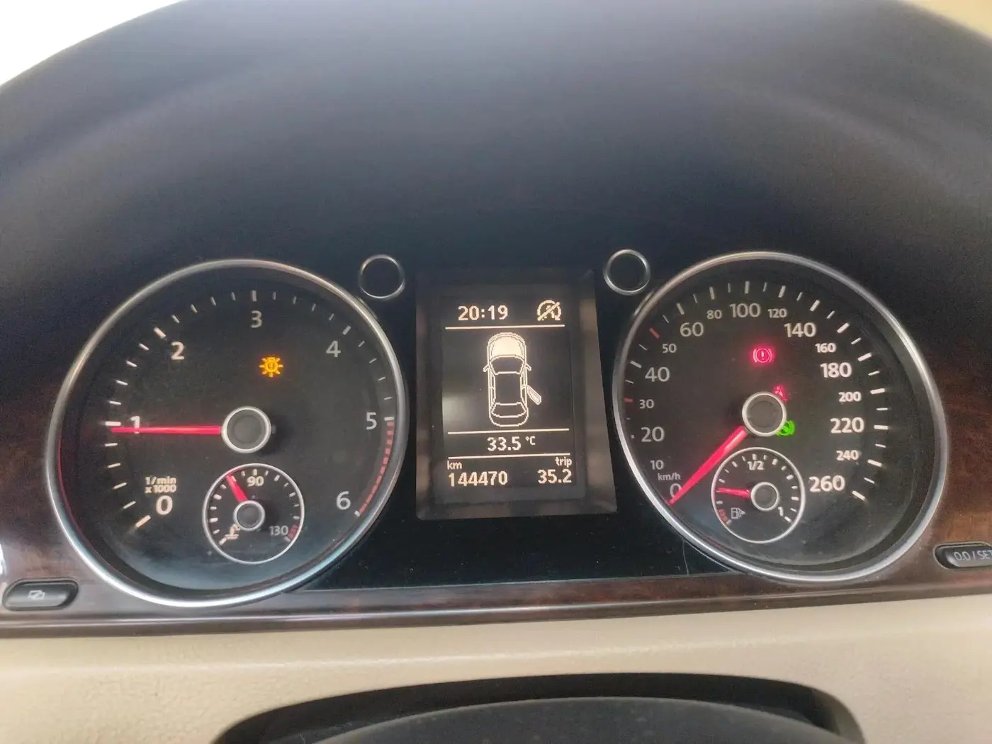 2012 Volkswagen Passat COMFORTLINE DSG, Diesel, Automatic, 1,44,470 km, interior