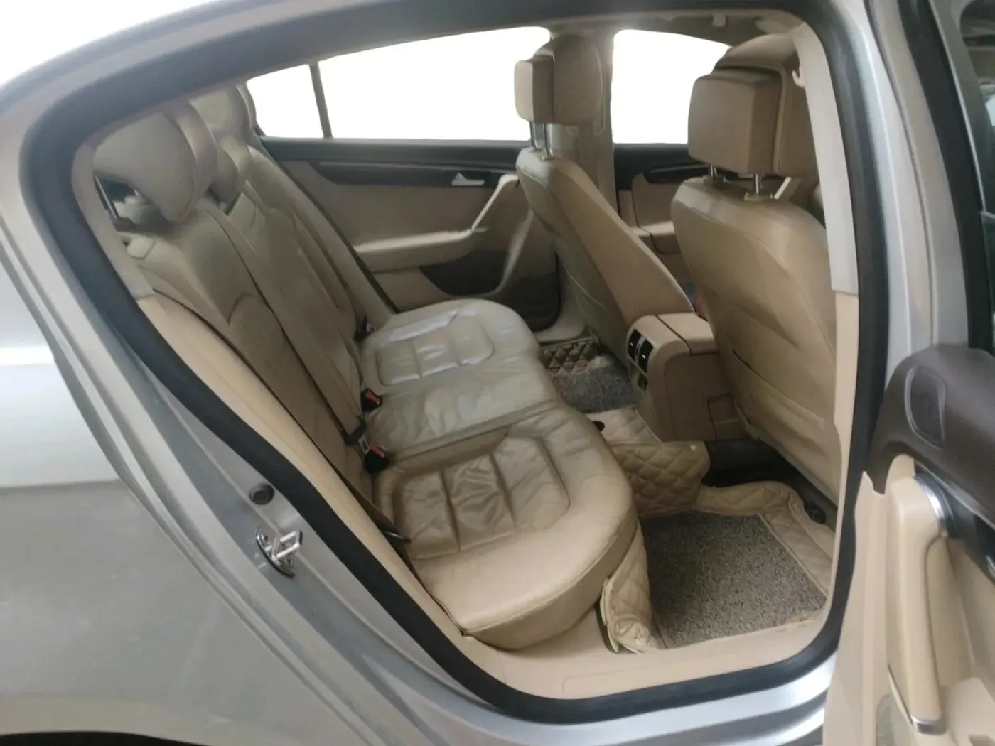 2012 Volkswagen Passat COMFORTLINE DSG, Diesel, Automatic, 1,44,470 km, interior