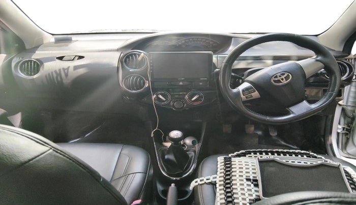2014 Toyota Etios CROSS 1.5 V, Petrol, Manual, 77,813 km, interior