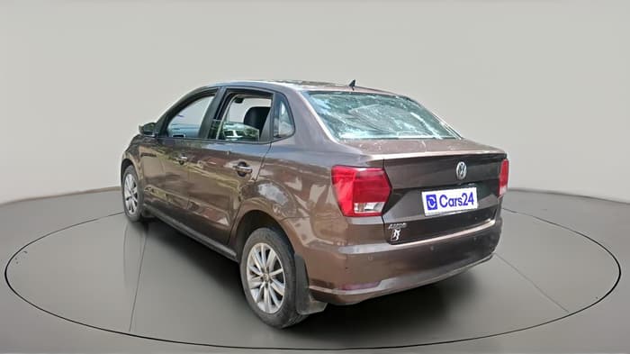 2017 Volkswagen Ameo HIGHLINE1.2L, Petrol, Manual, 1,37,426 km, exterior